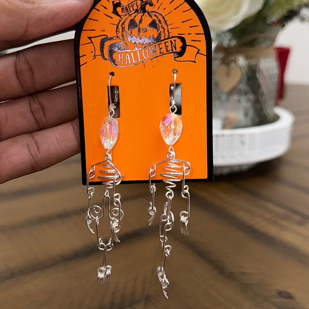 NWT bella jack earrings ✨✨✨